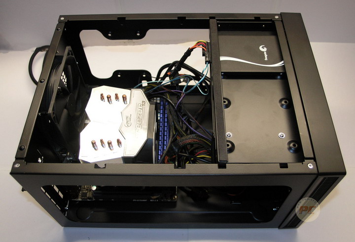 monta skadanie Mini-iTX SFX